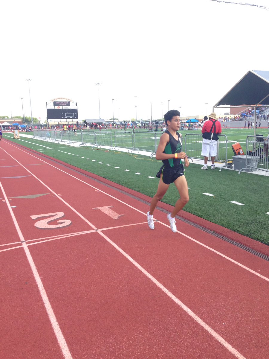 TXMileSplit's tweet image. Danny Madrid back from his 9:18 3k to win the 15-16 boys 1500 in 4:15. AAU region 19