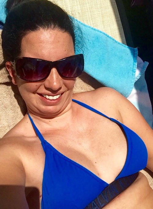 W&uuml;nsche euch einen sch&ouml;nen Samstag 💋 https://t.co/NCUCyBcOkC