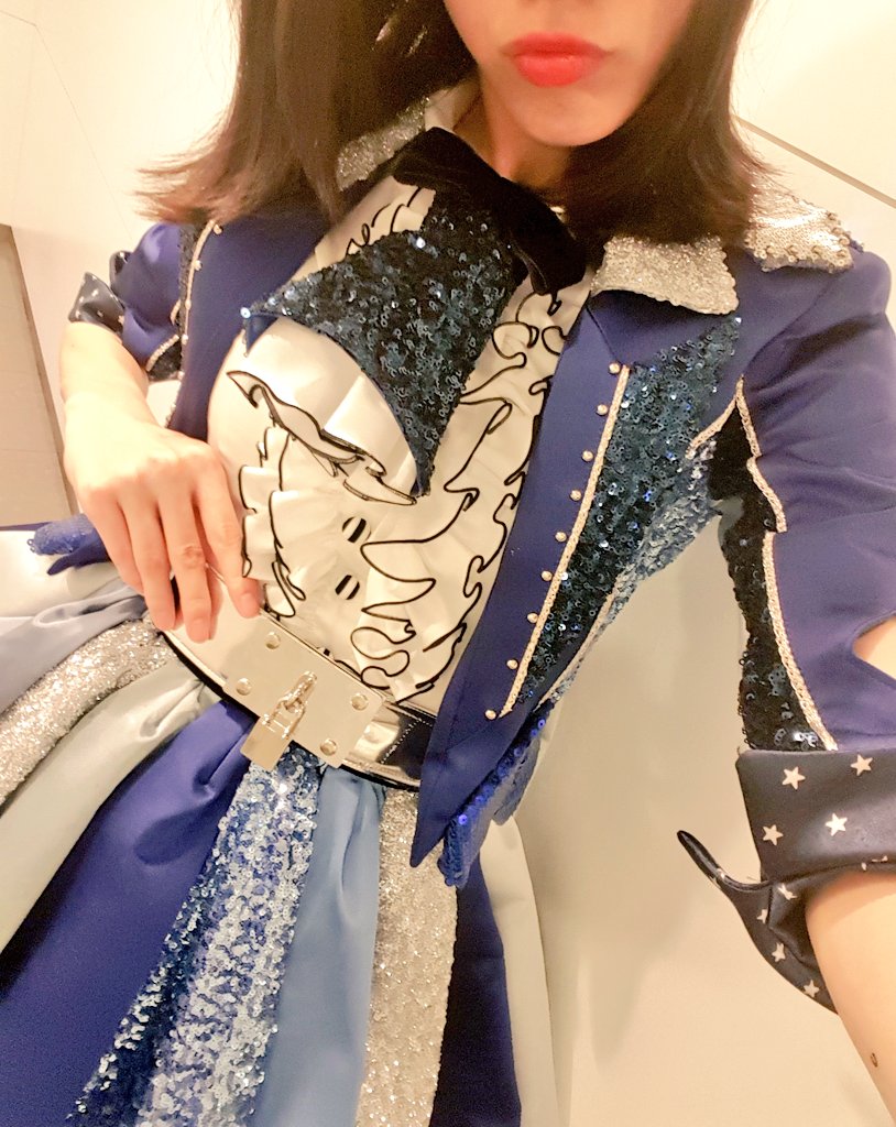 新曲「LOVE TRIP」の衣装💙 神7メンバーには、ベルトが🎵 そして