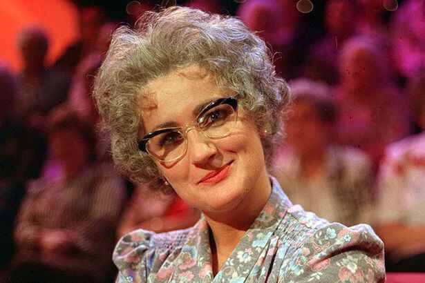 WhatsOnStage's tweet photo. Sad to hear of the passing of Caroline Aherne, who has passed away at the age of 52. https://t.co/qD83f25DgH