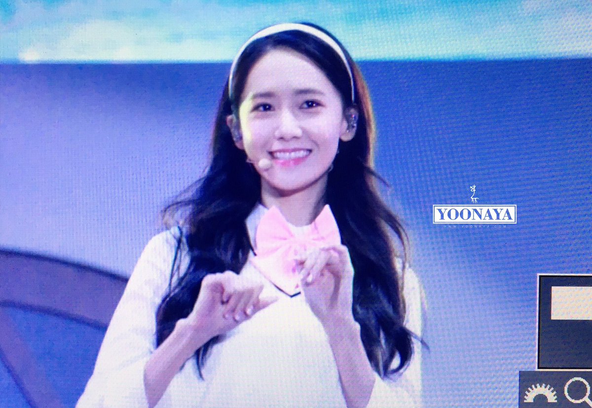 [PIC][01-07-2016]YoonA khởi hành đi Quảng Châu - Trung Quốc để tham dự "2016 YoonA 1st Fanmeet - BLOSSOM in Guangzhou" vào chiều nay CmXk5mZUcAA8thv