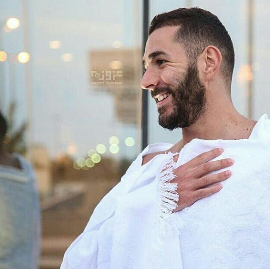 كريم بنزيما (عبر إنستغرام) : تقبل الله منا ومنكم صالح الأعمال إن شاء الله، الحمدلله على كل شيء.