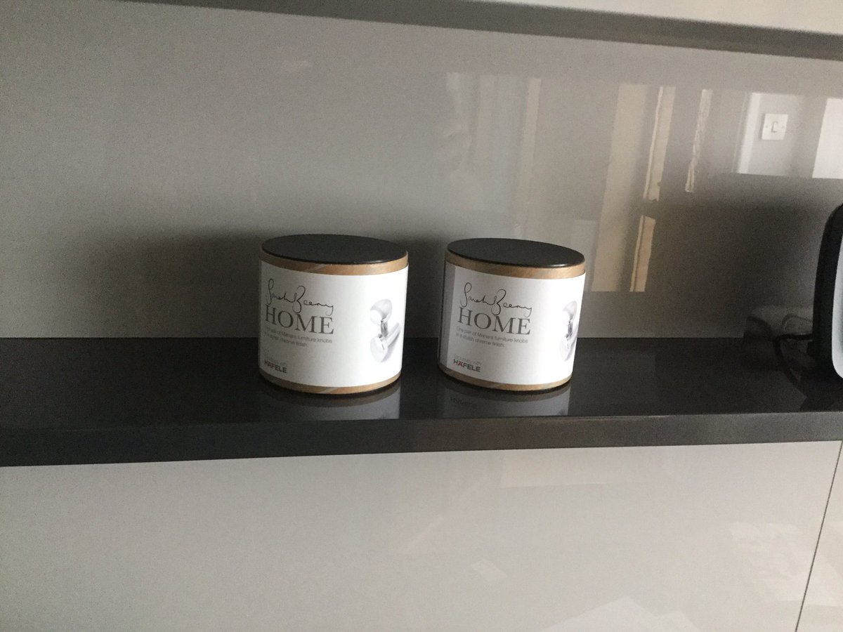DavidBialan's tweet photo. @sarahbeeny lovely range of handles, my wife thinks the pots are so nice that they are now on display in the office! https://t.co/3PqKhAC91w