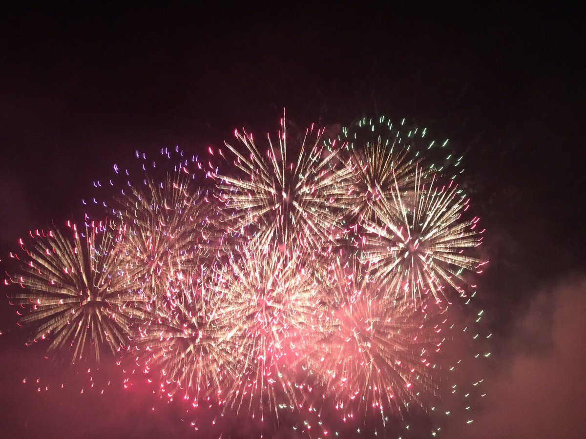 ホームランドーム岡山 A Twitter 花火大会の季節になりましたね 兵庫県の相生のペーロン祭りに行ってきました 花火がすごく綺麗でした ペーロン祭り 花火大会 兵庫県 相生