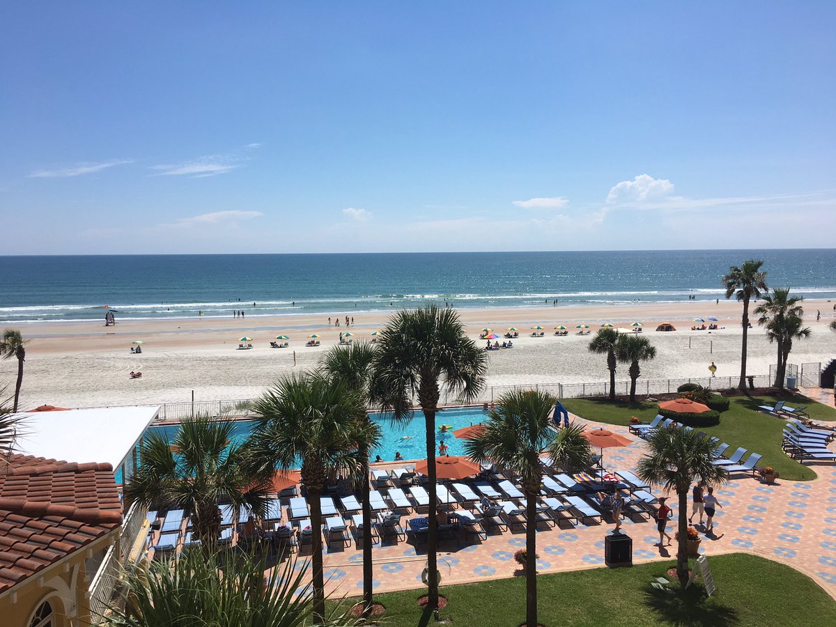 TheMikeBagley's tweet photo. Just in from the #FatManFloat. Beautiful day in Daytona. Lunch then #CokeZero400 at @DISupdates @MRNRadio #askMRN https://t.co/Abcw4zOwak