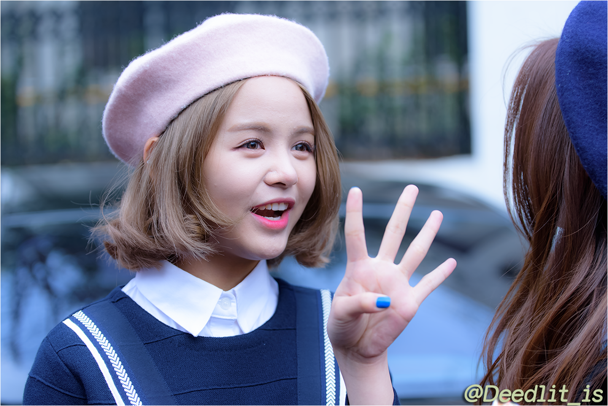 Deedlit_is's tweet photo. 160318　CLC - Music Bank

初めて会った日で楽しかった思い出！
ソンちゃんが手👋🏻で「４月に日本へ～」みたいな事を言ってたのが印象的だった！😊

#CLC #씨엘씨 #Yujin #Sorn #Yeeun https://t.co/8mD60jEPsP
