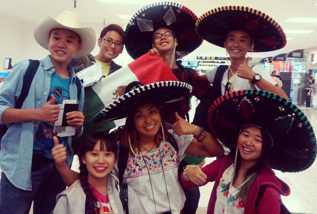 hippomexico's tweet photo. YLP estudia un aรฑo de preparatoria en otro paรญs #hippostyle https://t.co/TGme4ZQQFe