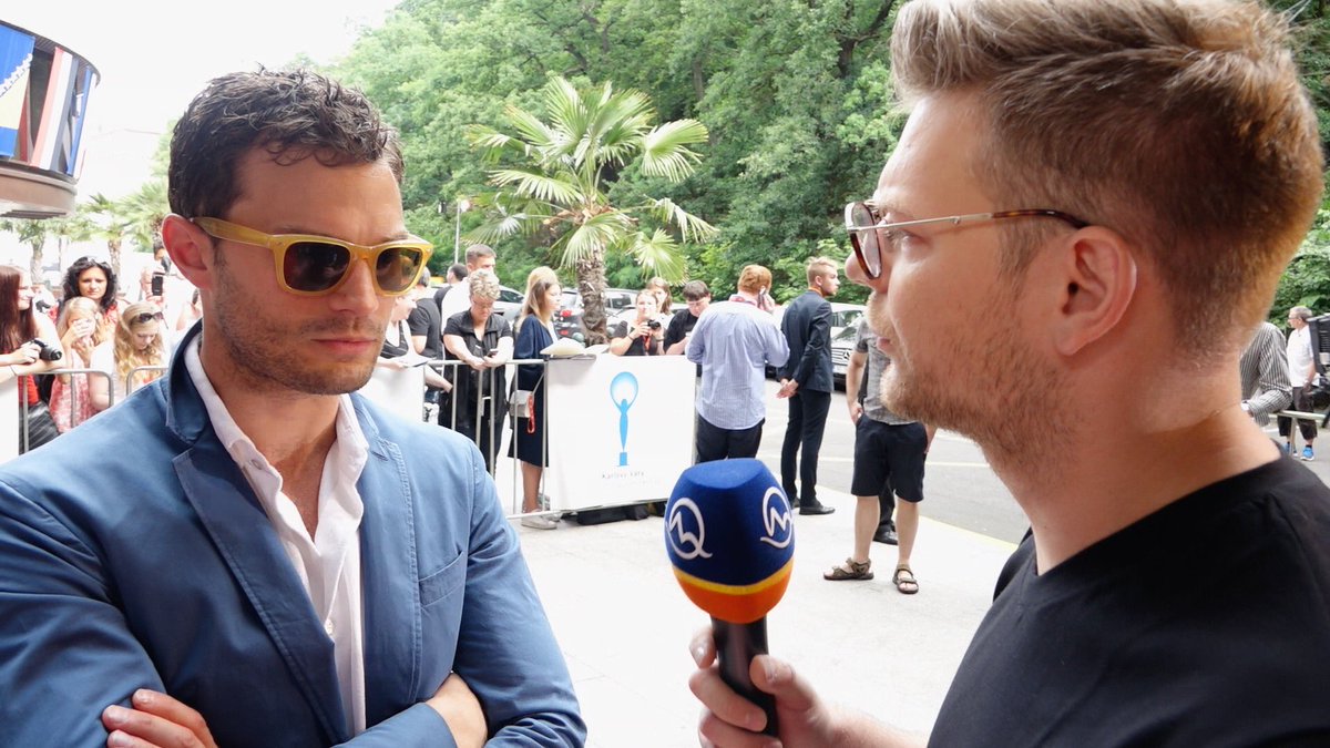jamiedornanpt's tweet image. #JamieDornan being interviewed by @borisprso this morning @kviff #KarlovyVary