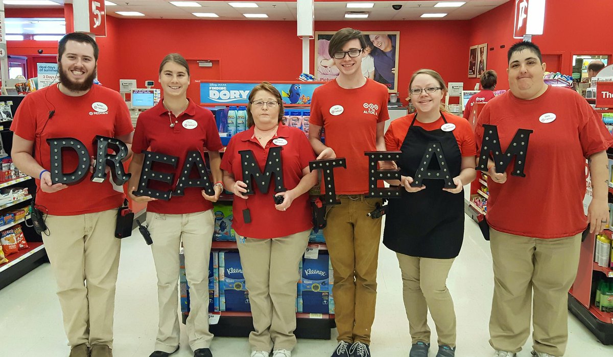 This team just boarded the #gravytrain!! #dreamteam <a href="/LenhartKatelyn/">Katelyn Lenhart</a> <a href="/awibbs09/">Amanda Wibbenmeyer</a> <a href="/salamlazkani/">salamlazkani</a>