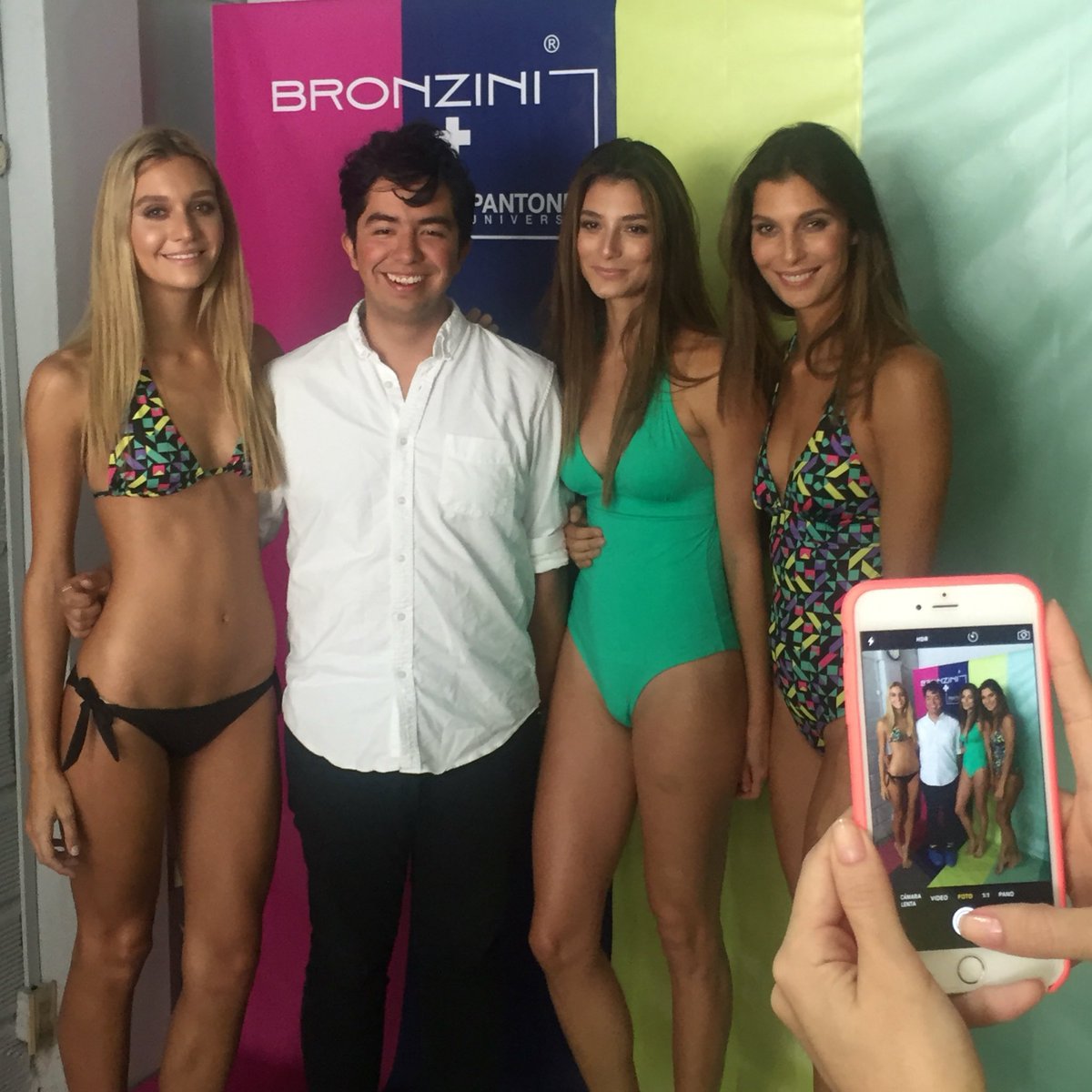 Bearangomoda's tweet image. Bronzini de @ModaExito en alianza con @pantone para #Colombiamoda2016 Fotos del querido @oyuelaphoto @ToyaMontoya