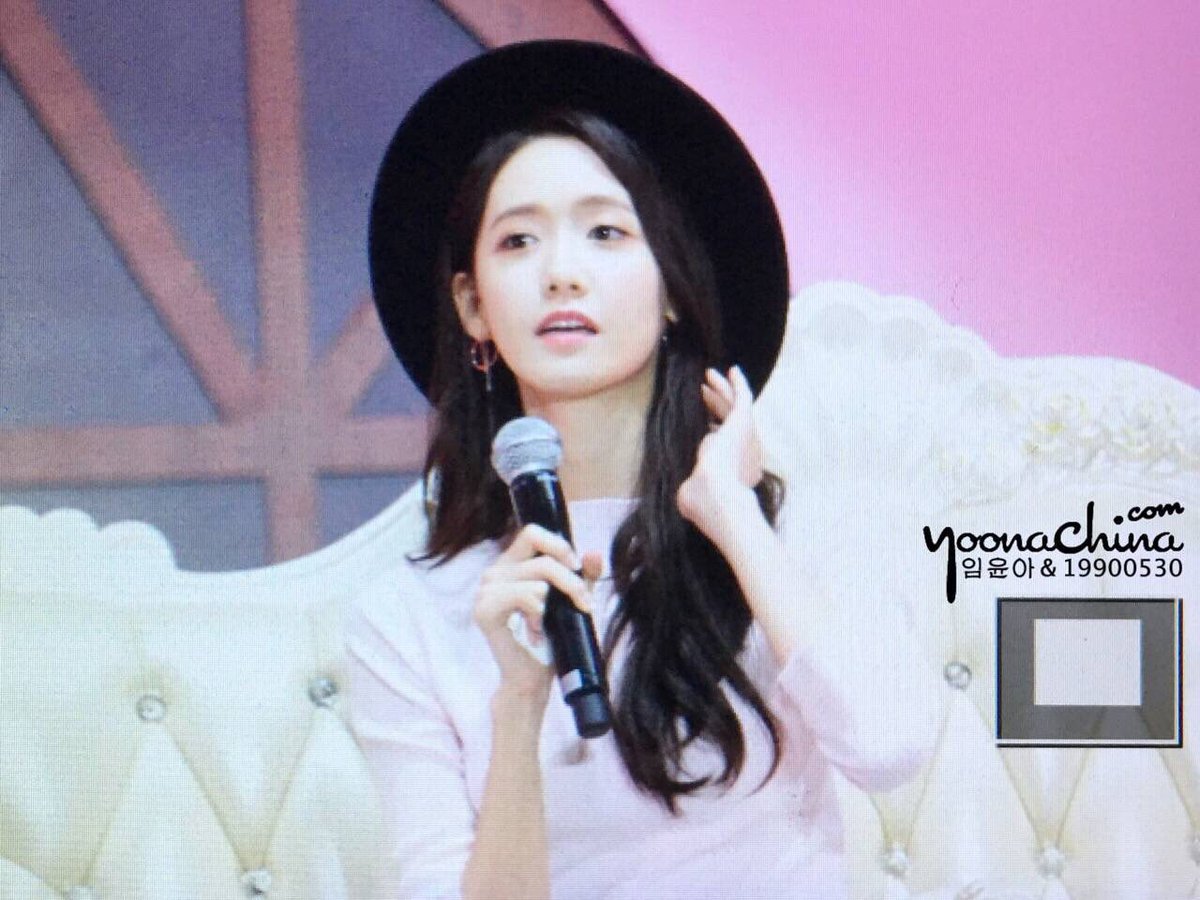 [PIC][01-07-2016]YoonA khởi hành đi Quảng Châu - Trung Quốc để tham dự "2016 YoonA 1st Fanmeet - BLOSSOM in Guangzhou" vào chiều nay CmXt224XgAAweAJ