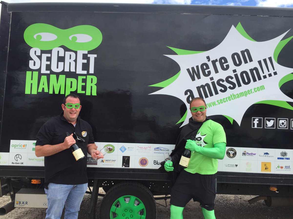 Secrethamper's tweet photo. Trying out the #Champale @merseabrewery with Mark who sponsored a space on the van @FarleighHospice @MerseaVineyard https://t.co/NoJkyAA8Ba