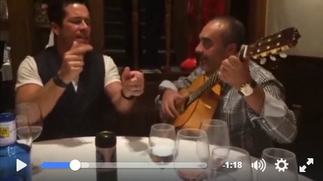 angelfallensp's tweet photo. Que no pare la fiesta!!! #AngelFallenFromTheSky en vivo en #CasaLucio. Video: https://t.co/vdJBqhu1y0 https://t.co/8BomEj04op