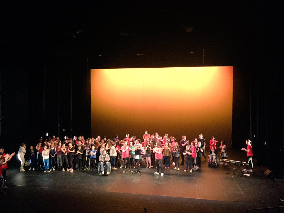 bethLAknight's tweet photo. We have some amazing young people in Leeds #FirstFloor @WYPlayhouse #openseason #proud https://t.co/9s5YTL6Qta
