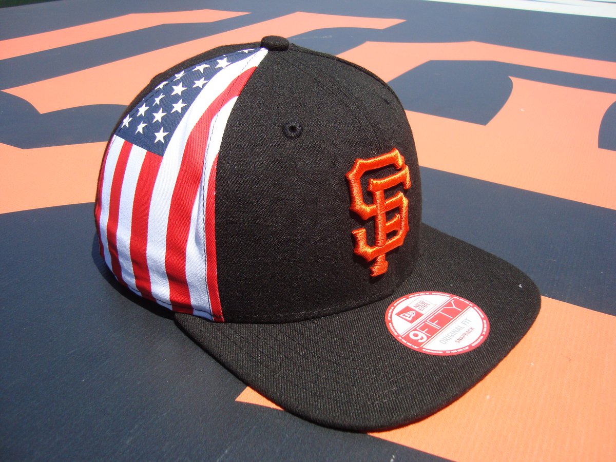 SFGDugoutStore's tweet photo. #FourthOfJulyWeekend checklist: 
1. Burgers and buns 
2. Cold beverages 
3. New lid #merica 

#sfgiants https://t.co/4RCQmeMO9R