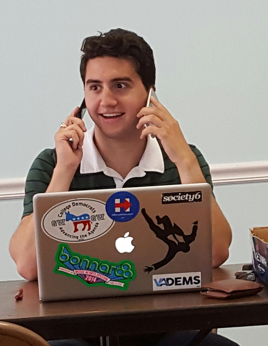 Mara_Shayne's tweet photo. . @IanCeccarelli doesn't mess around during #FamilyCallTime #VirWINia #LifeOfAnOrganizer https://t.co/1Y9VNaFjED