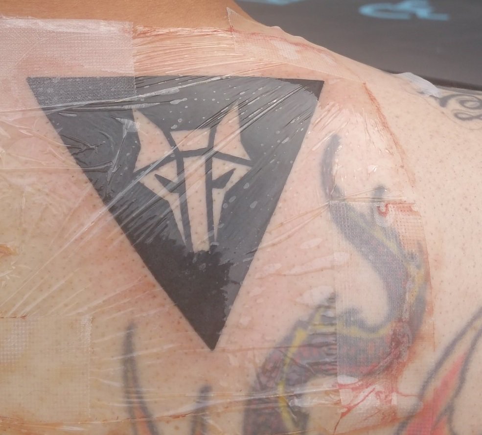 Addicted2FantaC's tweet photo. @Pierce_Brown @PlanetRedRising #HouseMars #RedRising #Howlers Love the way this turned out!!! https://t.co/LF31i5mKFD