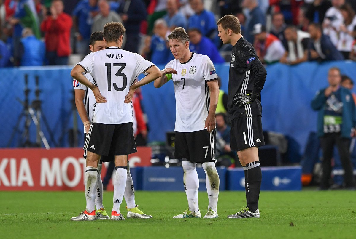 DFB_Team_EN's tweet photo. That's half time in extra time. 15 mins separate us from penalties. What's the plan, @BSchweinsteiger? #GERITA 1-1 https://t.co/IUYrtXhxy0