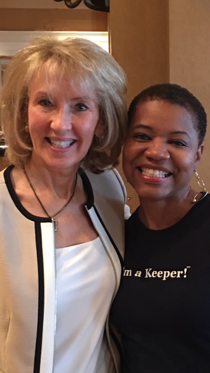 soulflowersista's tweet photo. When Lorna Blumen  of @bullyepidemic meets @SistaKeeperSTL @DevelRes #friendsforever #idefineme https://t.co/PU2sfznpef
