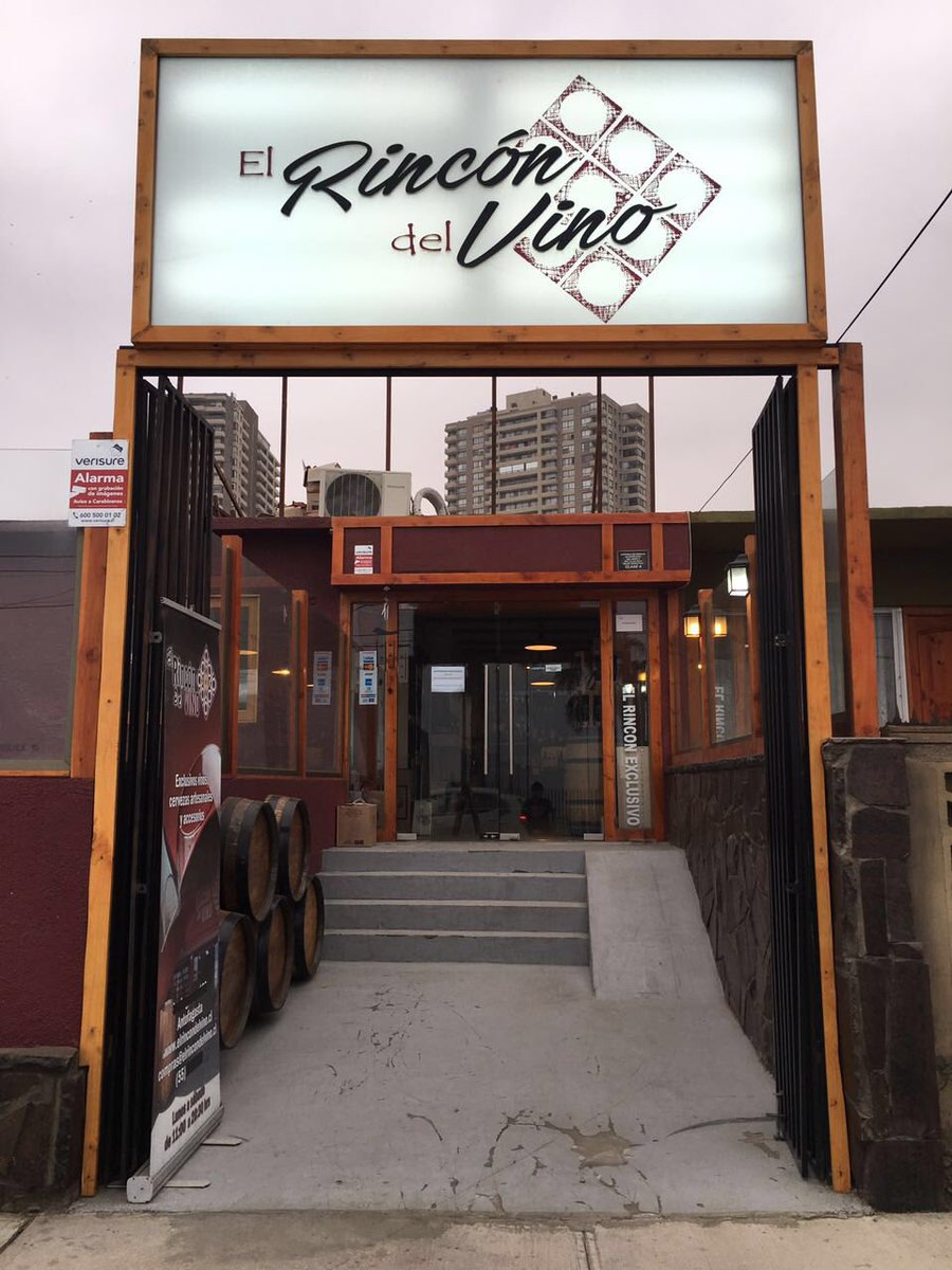 revistacorral's tweet photo. La nueva tienda del Rincon del Vino Antofagasta. Aqui estan todos los @movichile https://t.co/sPeMlA7eds