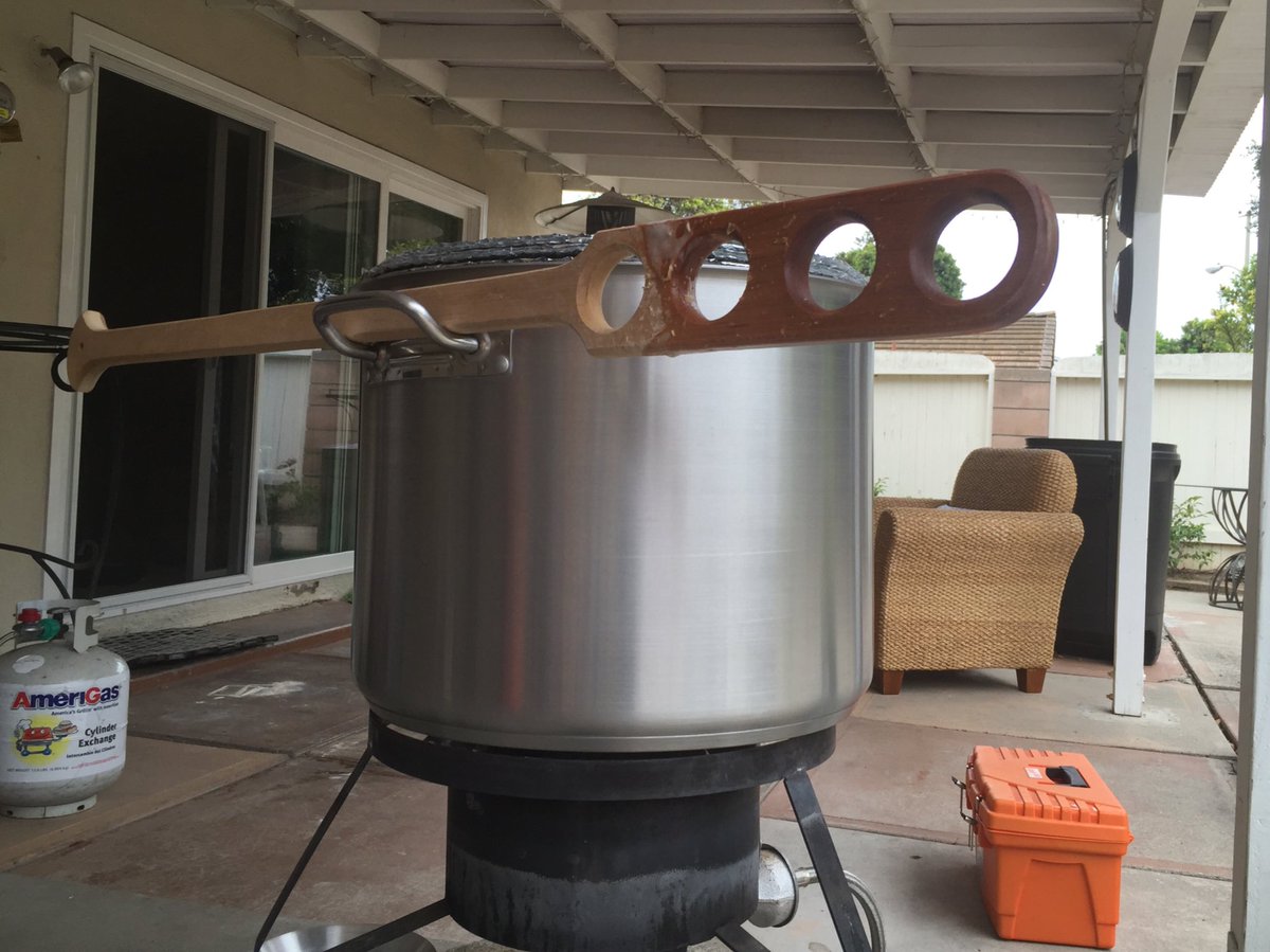 DinaClapinski's tweet photo. Dry hopped Pilsner in the works. #hangingwithhubby #homebrew #alphaamalysestep #SantaBarbara #beer #backyardbrewing https://t.co/uUjeV5MDwm