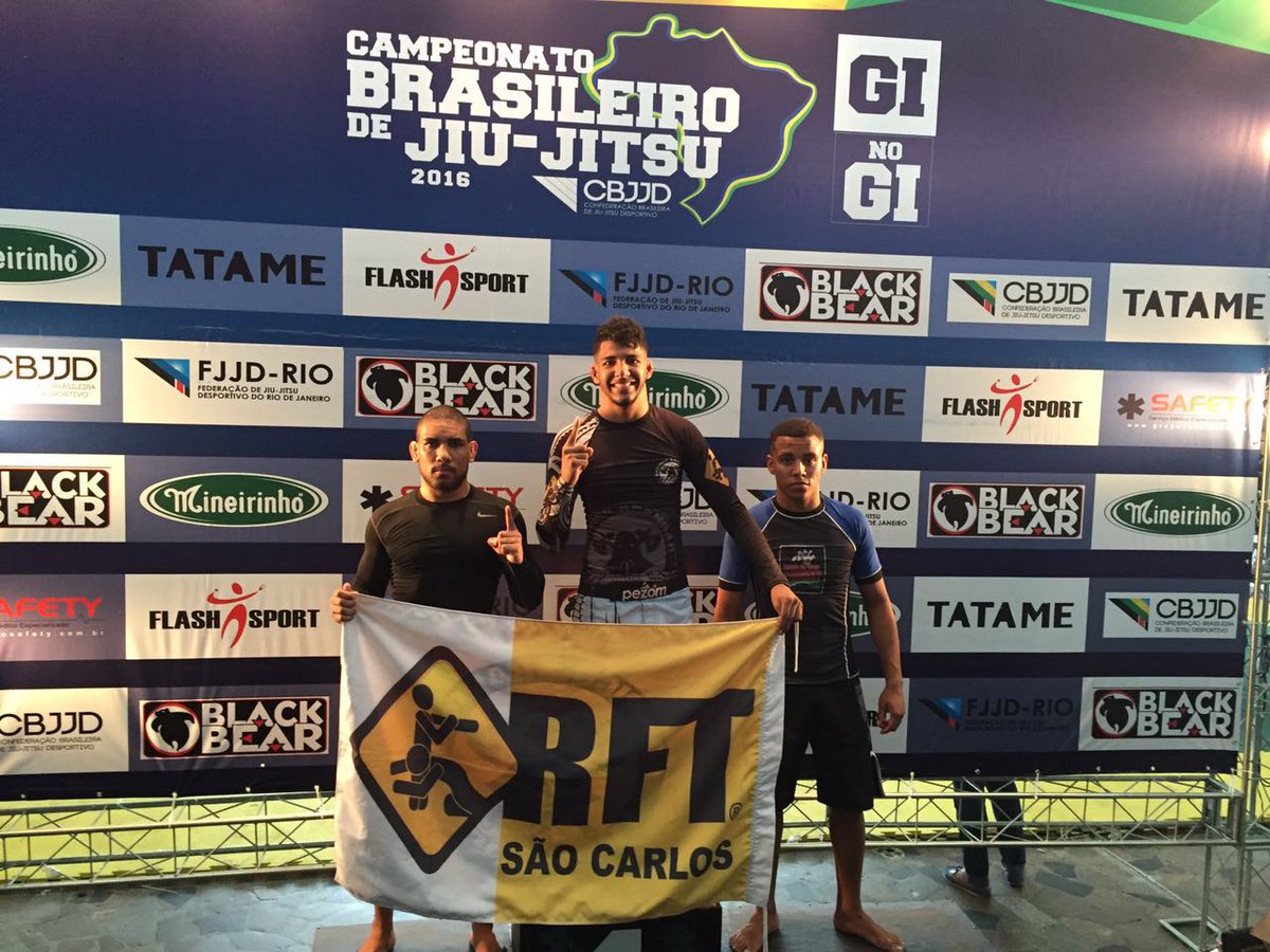 samukaflamengo's tweet photo. Mais um ouro pra conta graças a Deus
#LUTALIVRE #RFT #TEAMBRANDÃO #FAMILIAPEIXOTO💖 #RANGOFIT https://t.co/YBX0nU0rVT