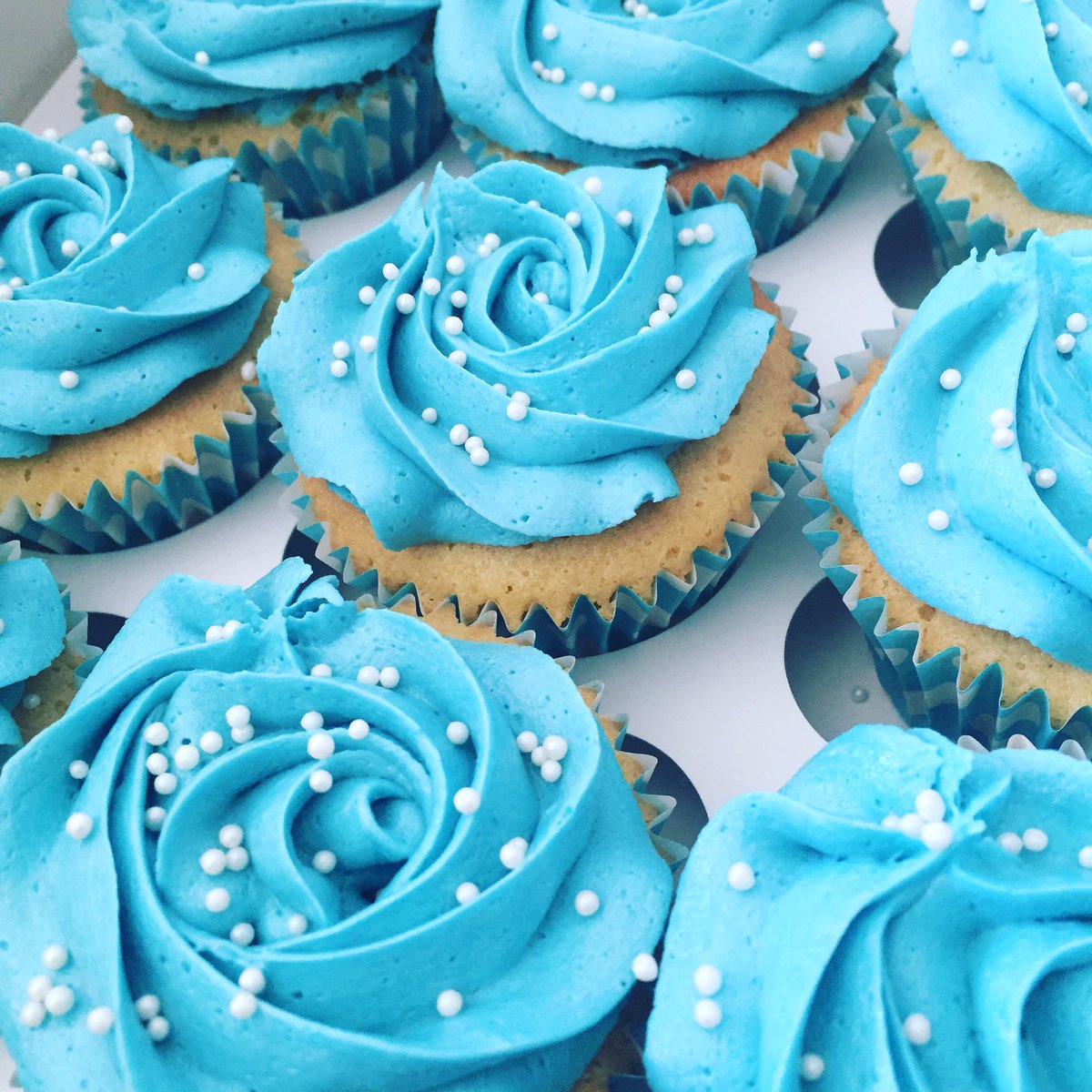 StaceBakes's tweet photo. #yummy #cupcakes https://t.co/pEX7hLyWFi