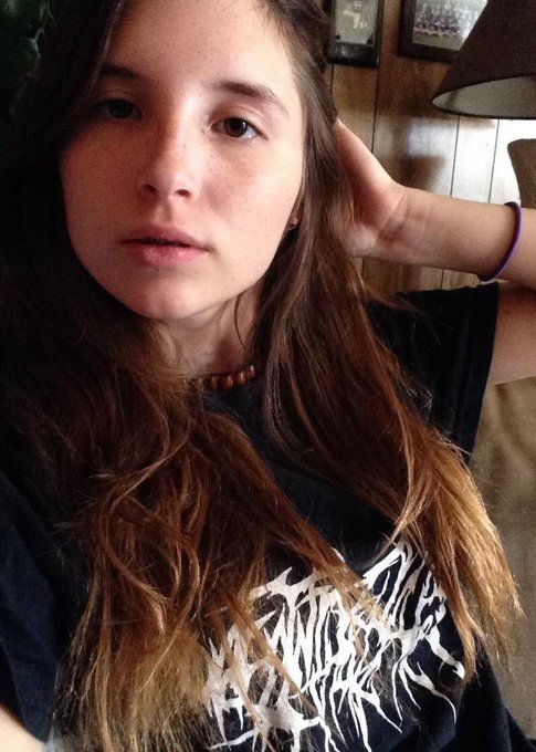 Once upon a time I had darker hair. What do you all think? https://t.co/2gf5xETlcT<a href="/tag/allbuttsmatter"class="tags"><span>#allbuttsmatter</span></a>