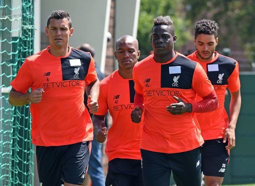 LFCFansCorner's tweet photo. Wisdom and Balotelli back. Ilori and Lovren training with them here. https://t.co/ODQZO3SHSk