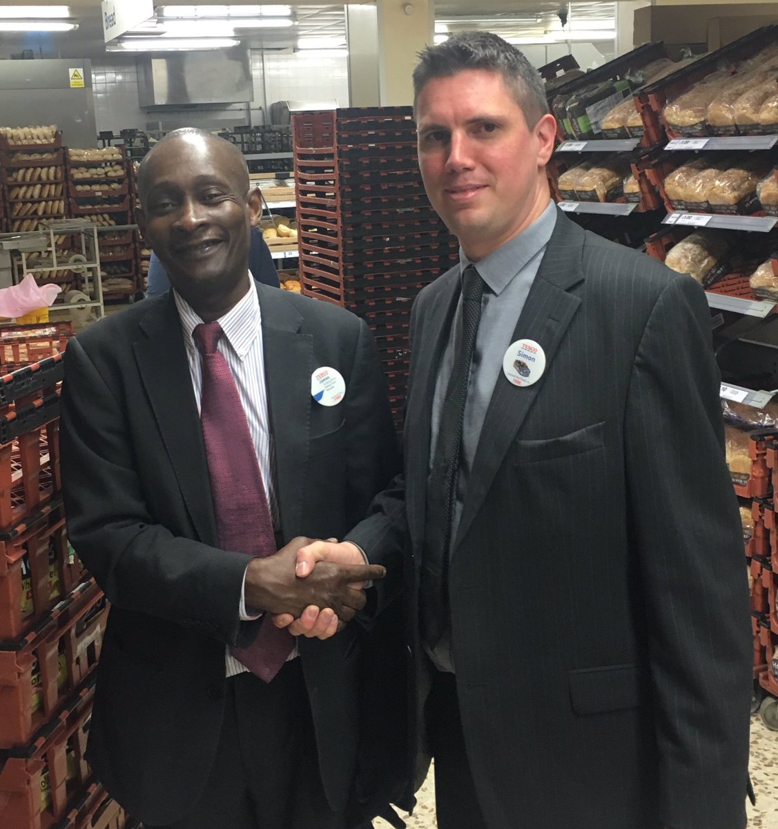 Well done to James for helping with a last minute bakery order &amp; receiving a Wow! <a href="/connorhh04/">Connor Halliday</a> <a href="/jlingard1989/">James Lingard</a>