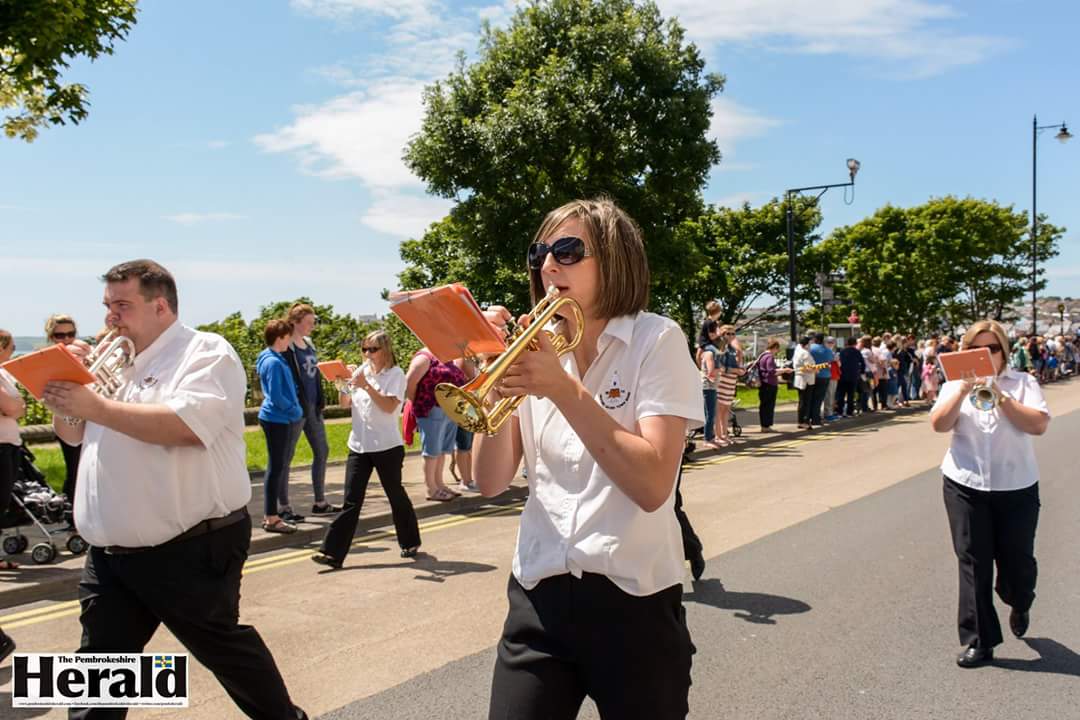 BronParratt's tweet photo. Carnival fun with @MilfordHTBand today!! https://t.co/FLeKecSTEn
