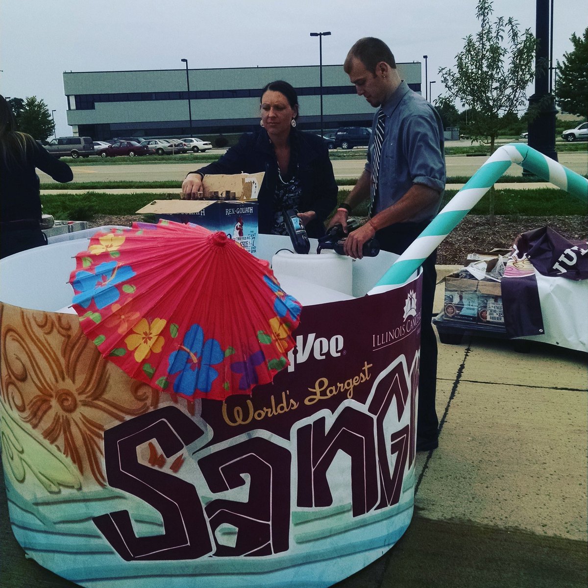 grand_hy's tweet photo. We are starting the sangria making process!! https://t.co/Lvwkv3Xj0G