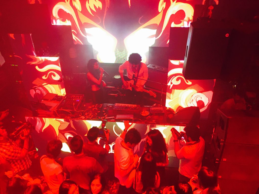 BudweiserIndia's tweet photo. #BudweiserMADEStage continues with @MadboyMink making everyone feel their music that's undeniably #BrewedTheHardWay https://t.co/L5Cppit62T
