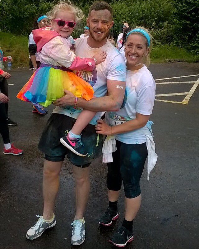 shaunyparker's tweet photo. Colour Run Manchester - Had this little monster clinging onto me for 5k but wouldn't have it any other way ❤️ https://t.co/BRkUw6PMzN