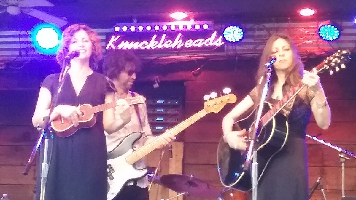 417riseoverrun's tweet photo. 6.28.16 @folkuke &amp; Marc Perlman @the_jayhawks #KCMO
@McCoy16 @a_greenwood @noellemiller01 @SusanAnater @mwardlaw https://t.co/WgxCHYscQ4