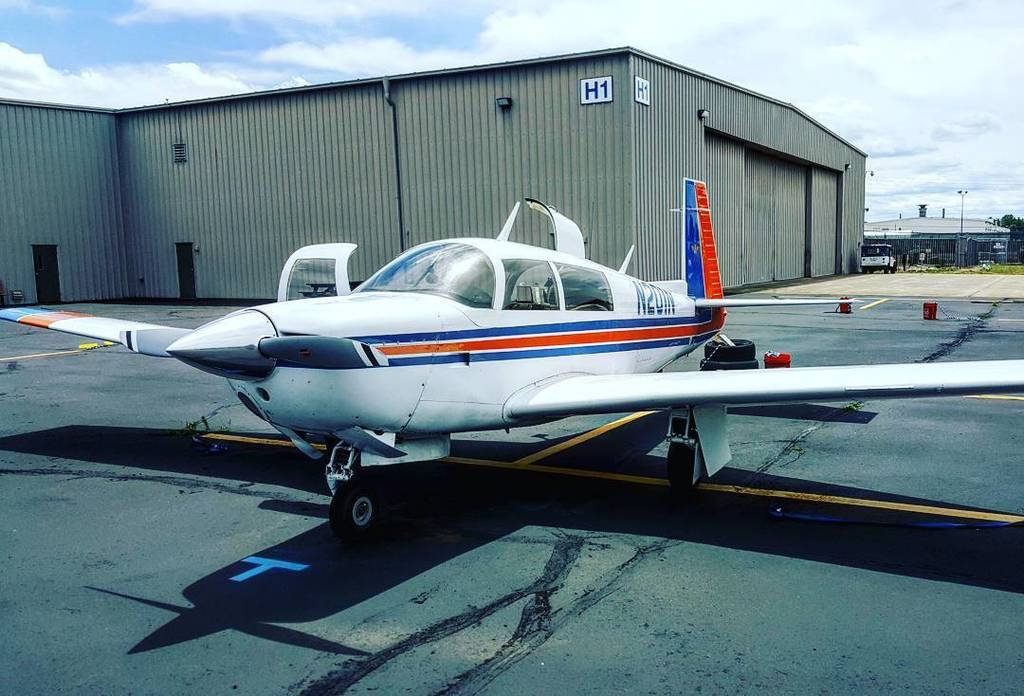 P1L0T's tweet photo. #Mooney #mooneyTime #201 #M20J #millenniumFalcon #100LL #getSky #KHFD #Hartford #flying #a… https://t.co/zV4HH4E4at https://t.co/8MZLeH0X54