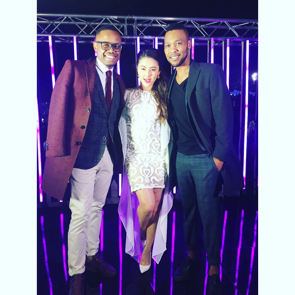 EdsoulSA's tweet photo. @rhythmsessions on @vuzutv w/ @Lalla_Hirayama #TRSinDurban #TopDawg #VDJ2016 #DapperMovement https://t.co/xFKOpeLyVk