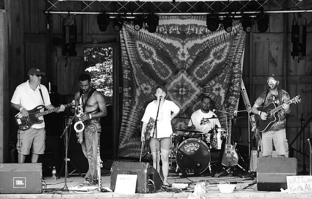 WarmTV's tweet photo. Tonight, @UNCTV debuts new #NCBeat, profiling music acts like @UrbanSoil, @shirletteammons https://t.co/ynxbKI2zDz https://t.co/pOYdqFZvhm