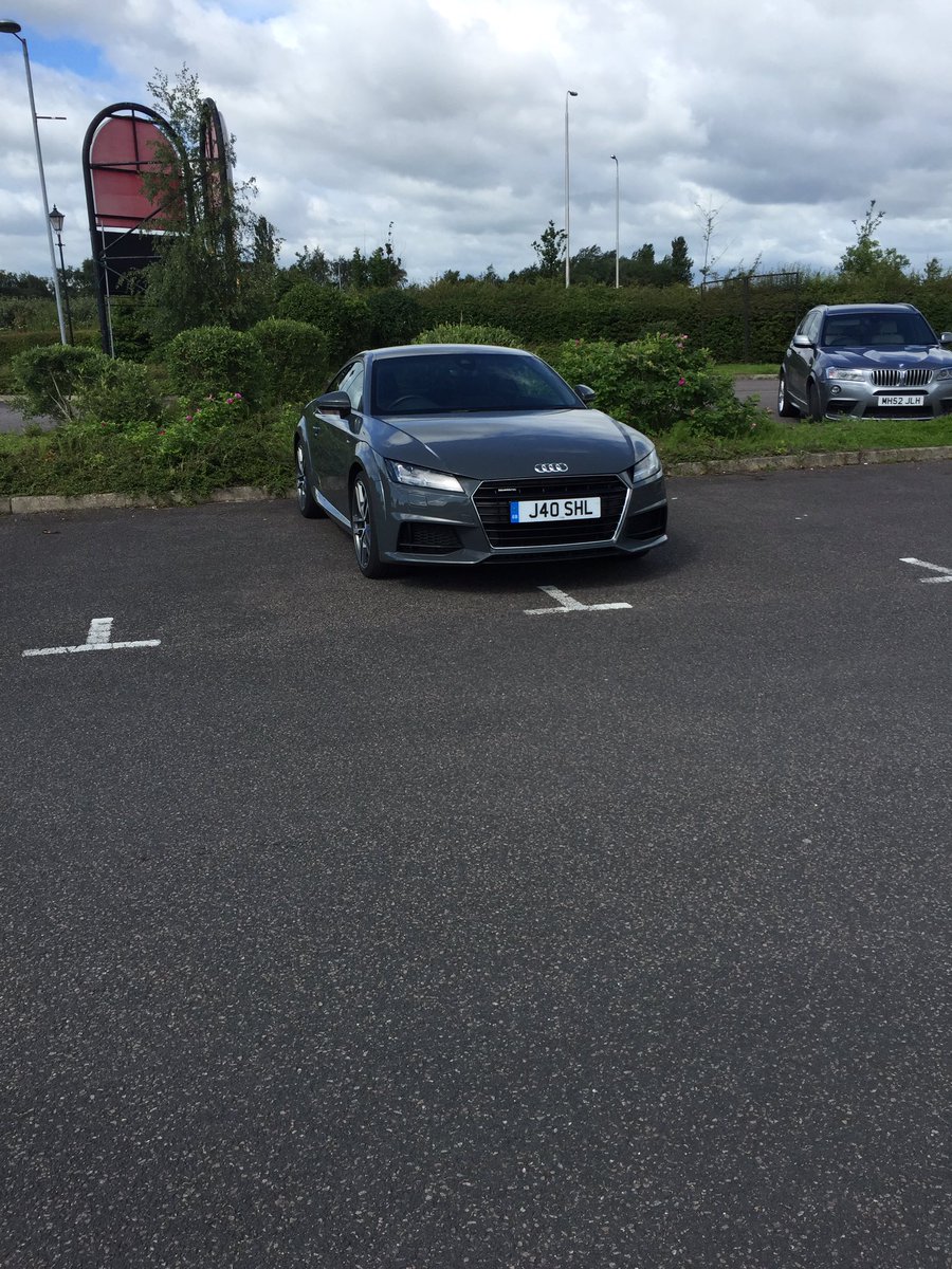 joshleeming's tweet photo. That's acceptable parking, right? #ericthett #spacehogger https://t.co/gKdbLlznRb