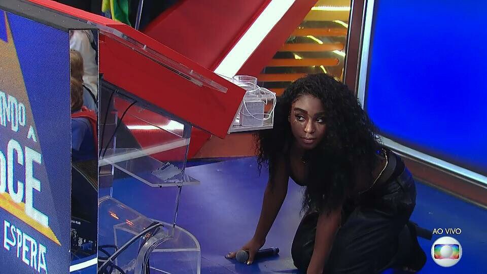 leandr04bud's tweet photo. Quando o ex chega na mesma balada que você #FifthHarmonyNoCaldeirão https://t.co/yaSvdbp0Wt