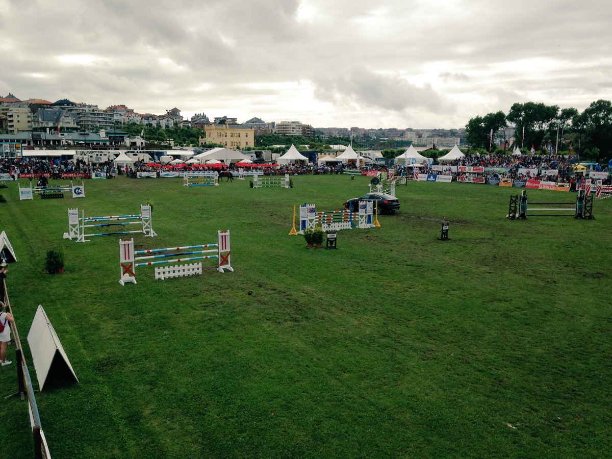 FedCantHipica's tweet photo. 5 participantes lucharán por el Pequeño Gran Premio @Palibex en el desempate. #CSNSantander #Hípica #LaMagdalena https://t.co/JpCNV0sdJg