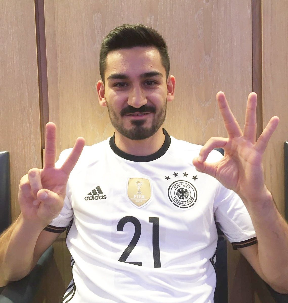 FootyRegion's tweet photo. Gundogan thinks 2-0 to Germany! What do you think? https://t.co/XlGaiQ37Z9