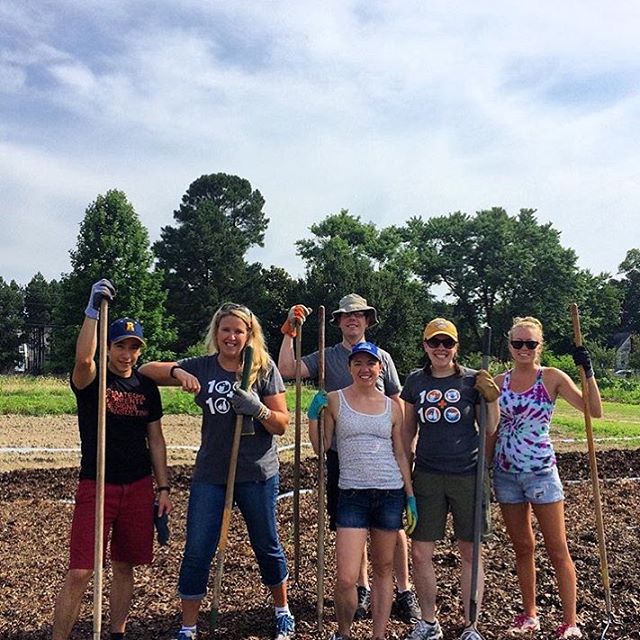 FoodShuttle's tweet photo. Saturday Salute to Centerline! 📷 @centerline: Had a great time doing #Centerline100 day of service at @foodshuttle!🌽 https://t.co/vktLO9KkPQ