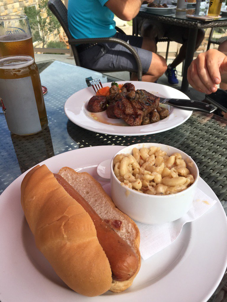 ajnolin's tweet photo. Hot dogs again for #DVcup @Deervalleygc time to start practicing for next year. #gameishard https://t.co/mIAaOYVo7o