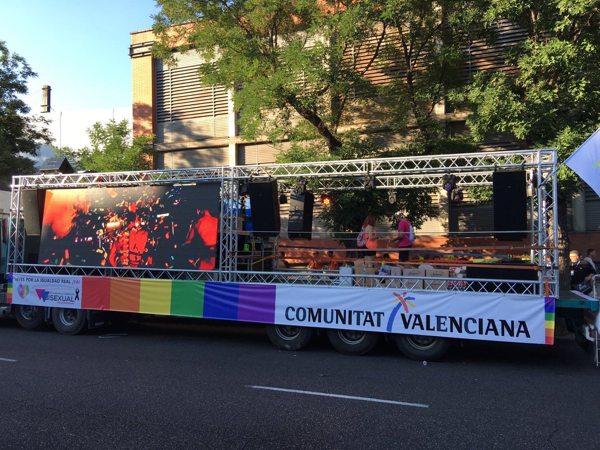 GVAturisme's tweet image. Todo preparado para mostrar al mundo que somos #ComunitatValencianaLGBTfriendly #Mado2016
