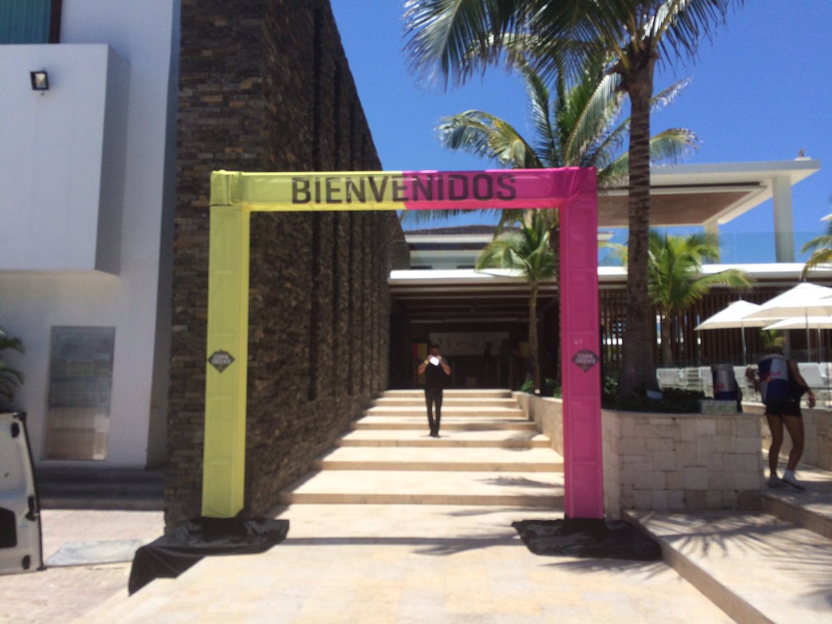 playaenmano's tweet photo. Estamos por aquí disfrutando #CopaTricks Continental #PlayLoud @PUMAmexico @MamitasBeach https://t.co/Ewq4xnk3jT
