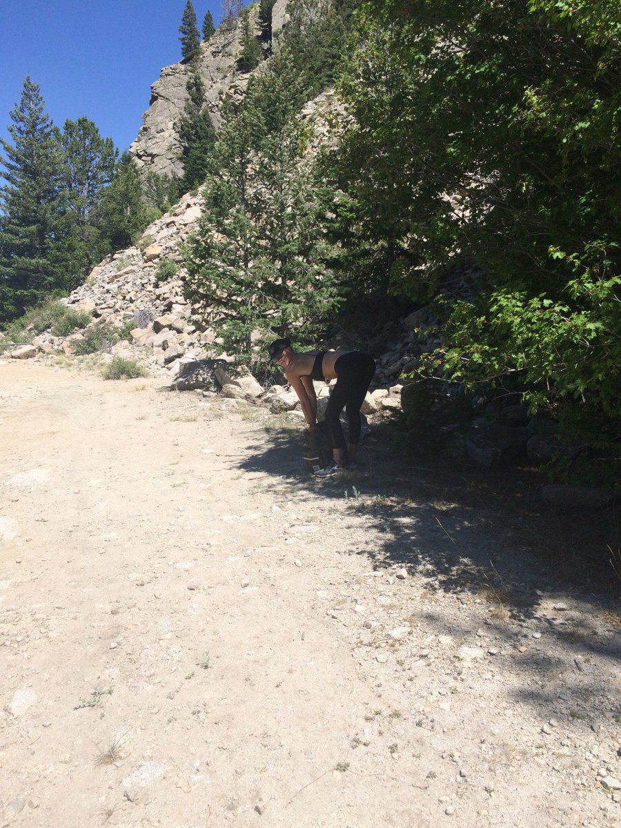 madebykozol's tweet photo. TRUE LIFE: Colorado road trip. Two girls and a boy headed to the mountains. https://t.co/b2cH3Wyl41 https://t.co/5uWiDNTWDR