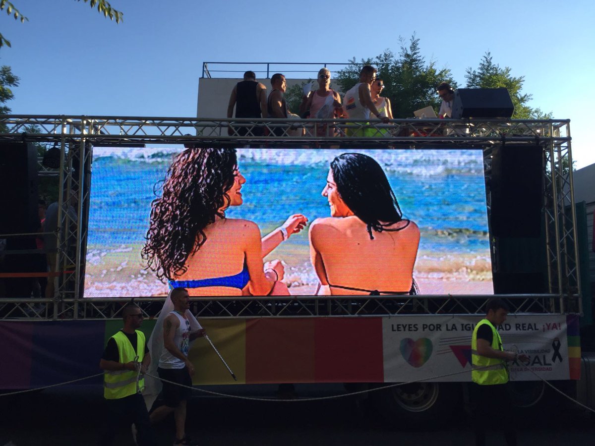 GVAturisme's tweet image. Per primera vegada participem al #OrgulloLGBTI2016 perque som #ComunitatValencianaLGBTfriendly #Mado2016 #Orgull2016