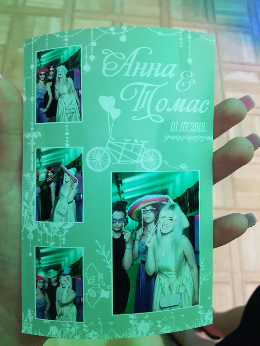 kisjakrisja's tweet photo. Фотомашина была очень популярна прошлым вечером 😍😙😁 #ragewedding https://t.co/OsjJPxE8qQ
