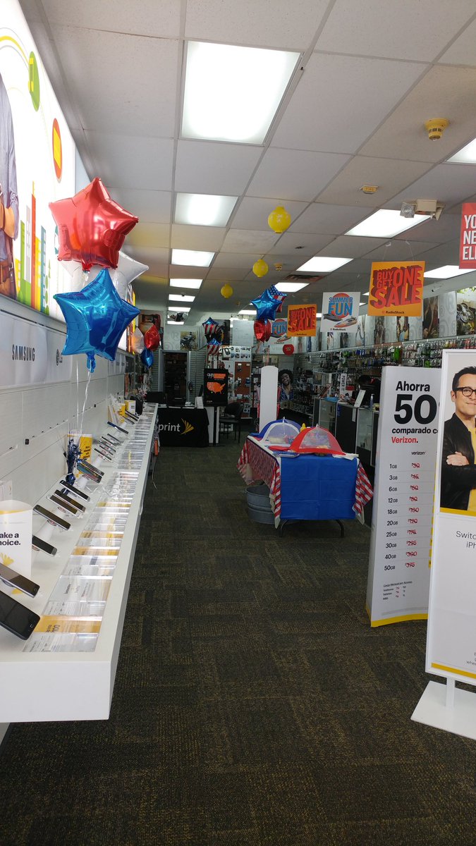 Lizabeth1Sprint's tweet photo. Beautiful inside & out as#SPRINT#CHESTERTOWN says thank you! #BOGOIPHONE6S/6s+ #BOGOLGG5 https://t.co/v6TrCCibhE
